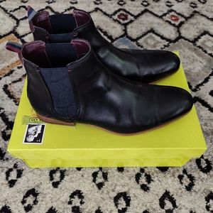 Ted Baker "WHRON" Chelsea Boots, Black, EU 42/US 9/UK 8